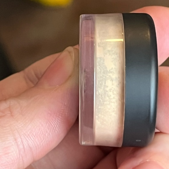 Bare Minerals Foundation in Fairly Light N10, Matte SPF 15 - Picture 2 of 2